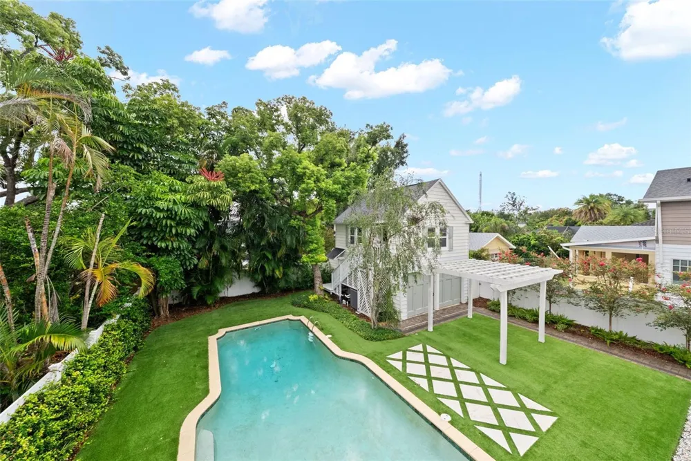 208 S MATANZAS AVENUE Tampa, FL 33609