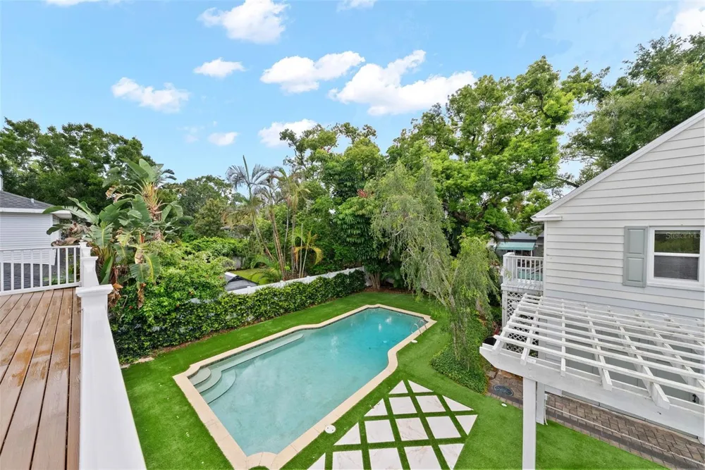 208 S MATANZAS AVENUE Tampa, FL 33609
