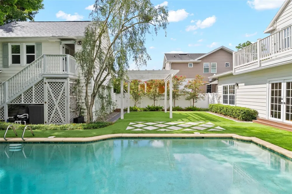 208 S MATANZAS AVENUE Tampa, FL 33609