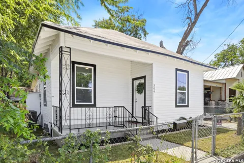 306 W Baylor
