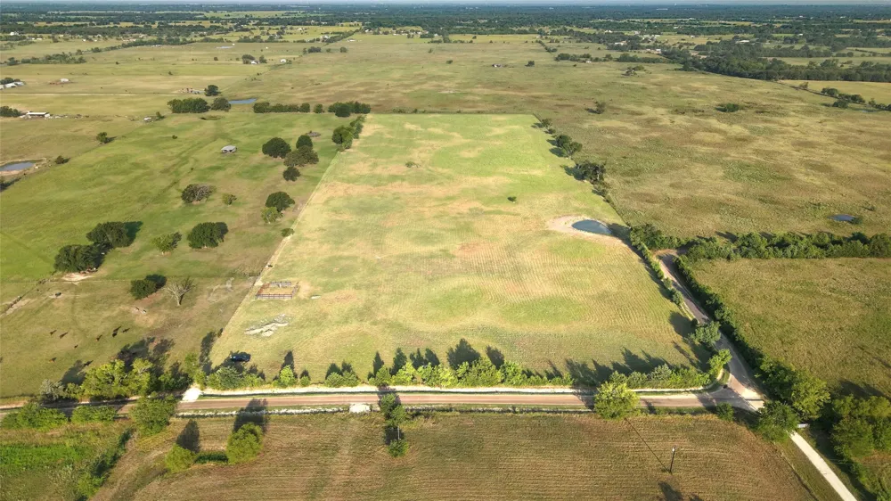 1415 County Road 119 Kaufman, TX 75142