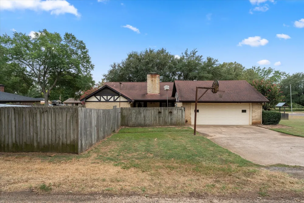 401 Southgate Drive Mt Pleasant, TX 75455