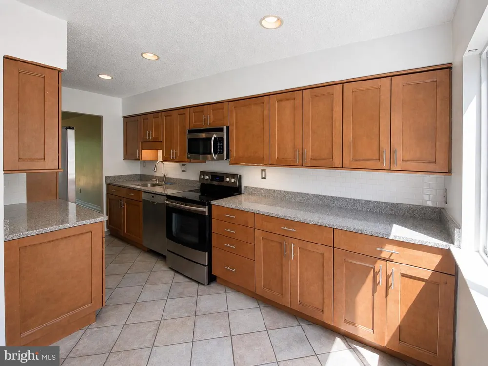 326 BRIGADE COURT Chesterbrook, PA 19087