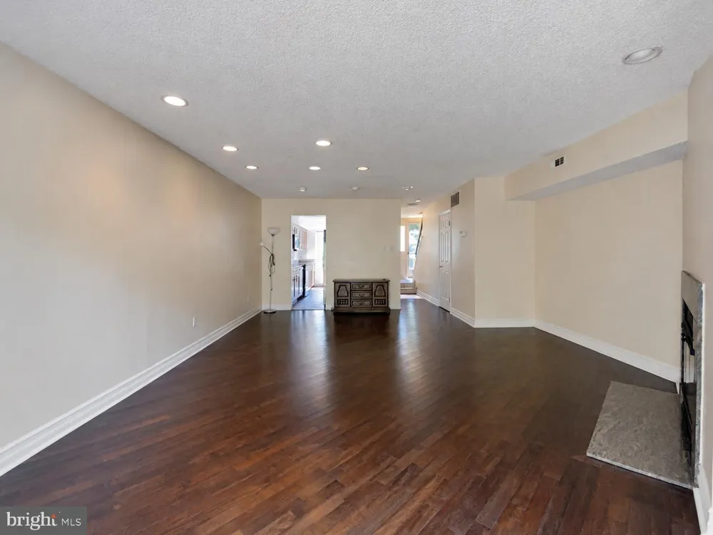 326 BRIGADE COURT Chesterbrook, PA 19087