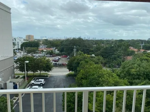 115 SW 42nd Ave #504