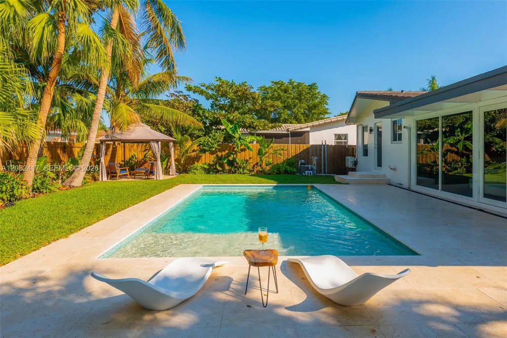 1025 Washington St Hollywood, FL 33019