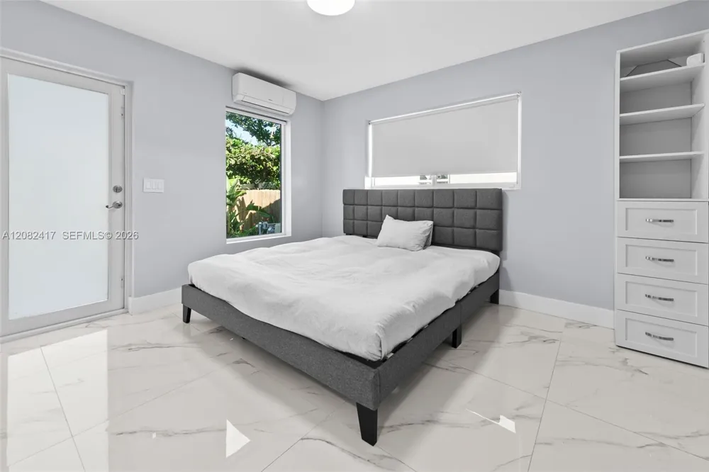 1025 Washington St Hollywood, FL 33019