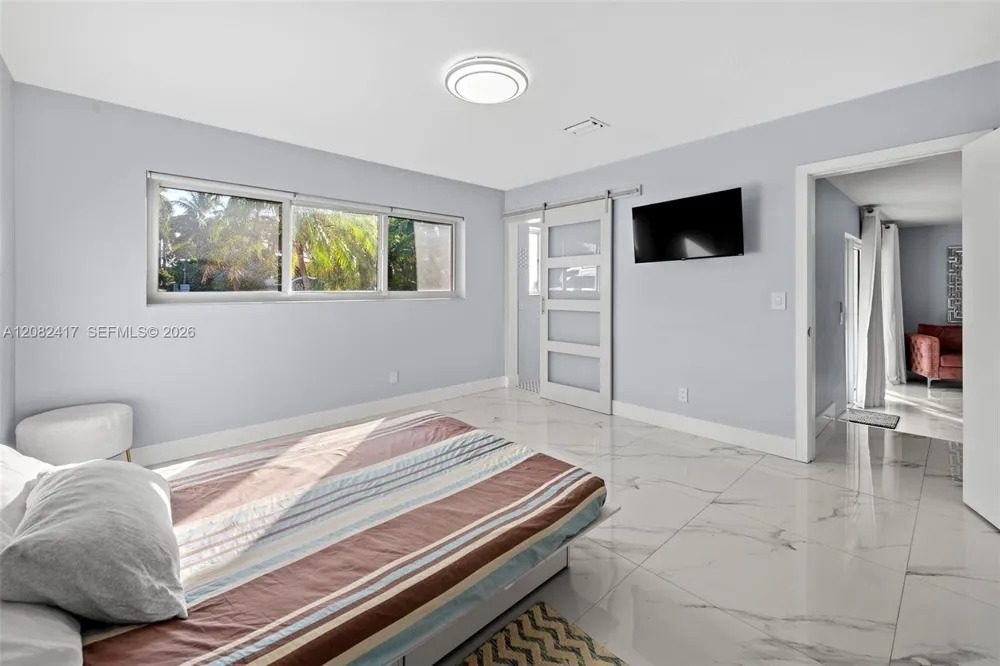 1025 Washington St Hollywood, FL 33019