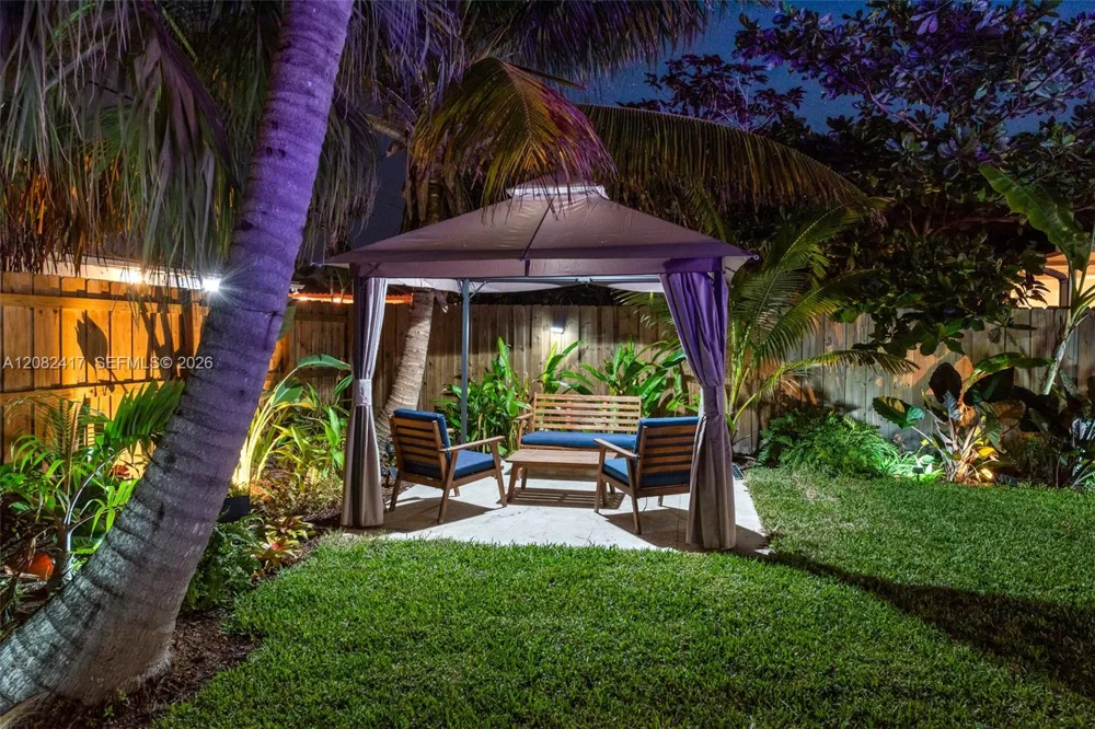 1025 Washington St Hollywood, FL 33019