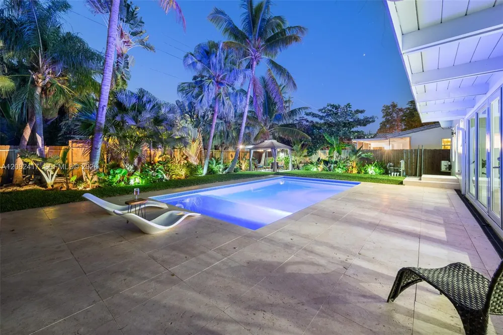 1025 Washington St Hollywood, FL 33019