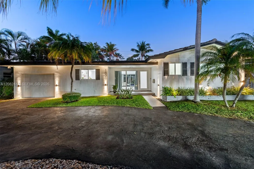 1025 Washington St Hollywood, FL 33019