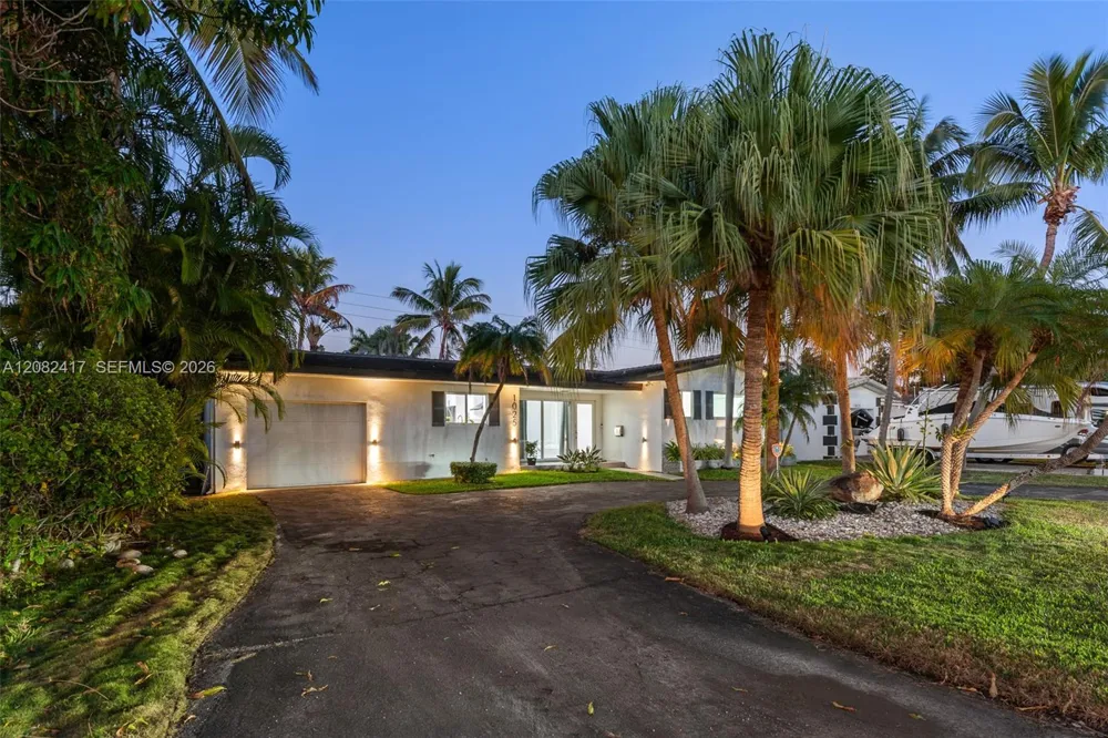1025 Washington St Hollywood, FL 33019