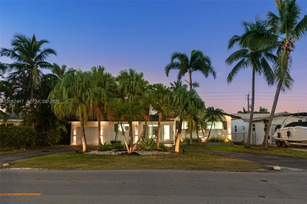 1025 Washington St Hollywood, FL 33019