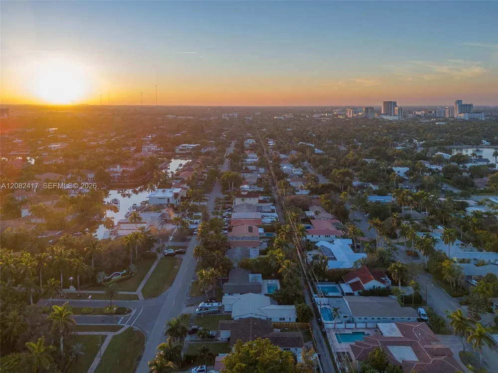 1025 Washington St Hollywood, FL 33019