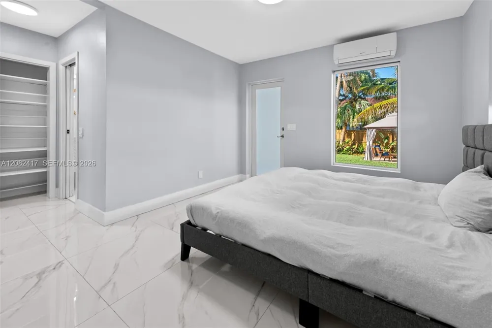 1025 Washington St Hollywood, FL 33019