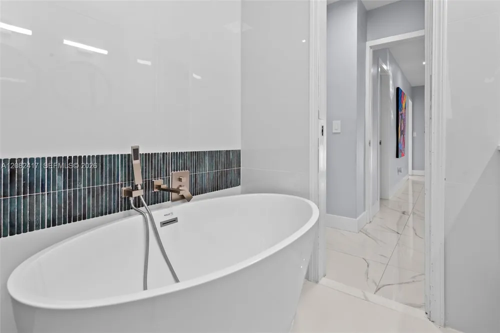 1025 Washington St Hollywood, FL 33019