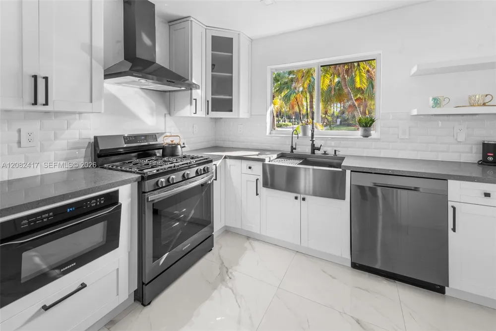 1025 Washington St Hollywood, FL 33019