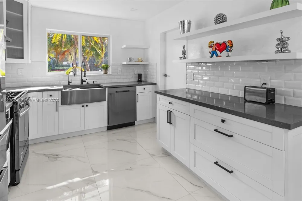 1025 Washington St Hollywood, FL 33019
