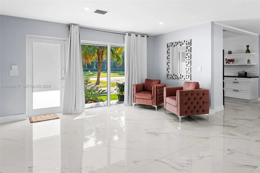 1025 Washington St Hollywood, FL 33019