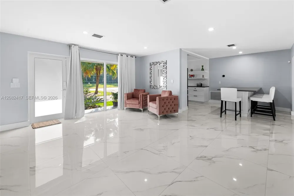 1025 Washington St Hollywood, FL 33019