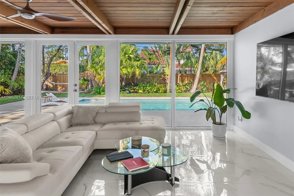 1025 Washington St Hollywood, FL 33019