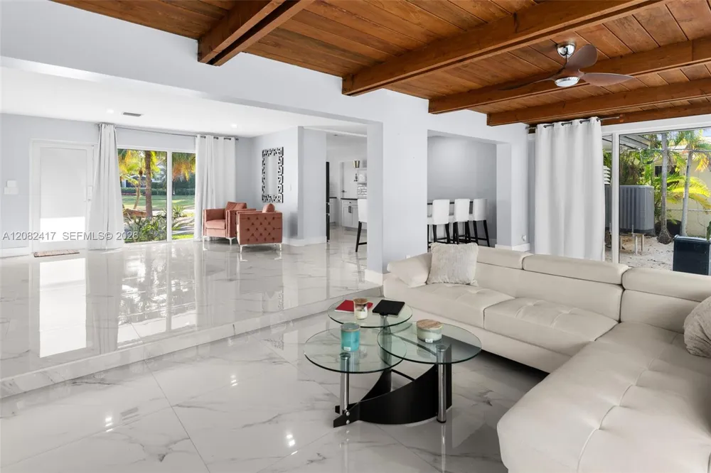 1025 Washington St Hollywood, FL 33019