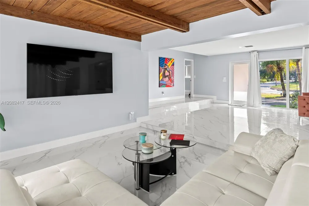 1025 Washington St Hollywood, FL 33019