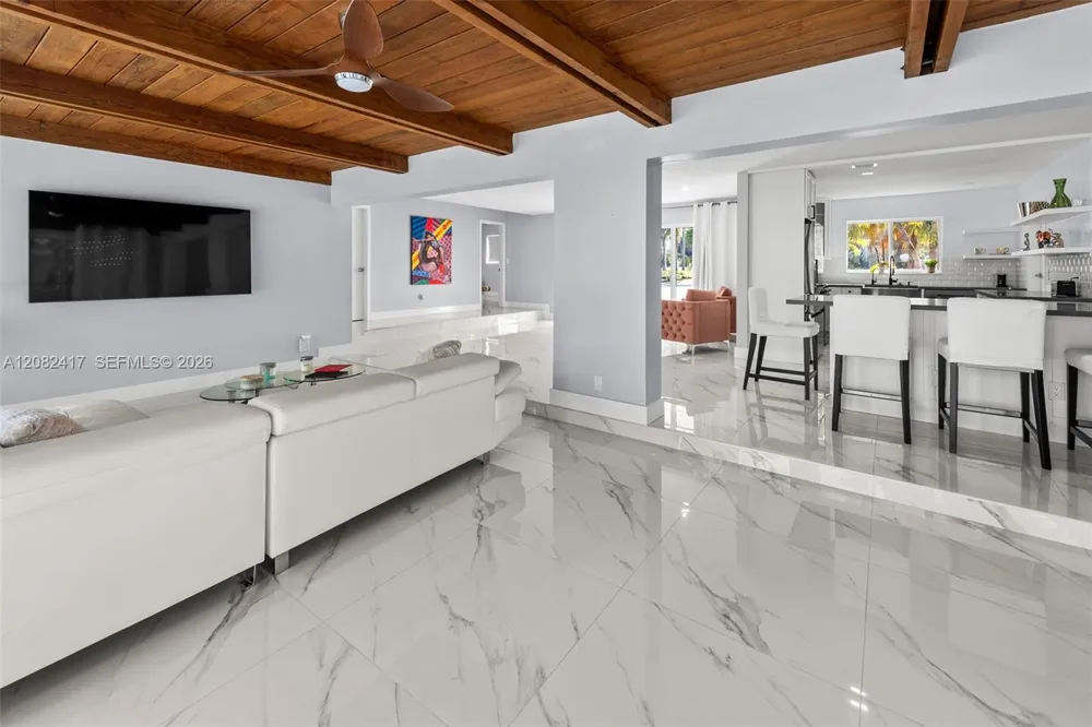 1025 Washington St Hollywood, FL 33019