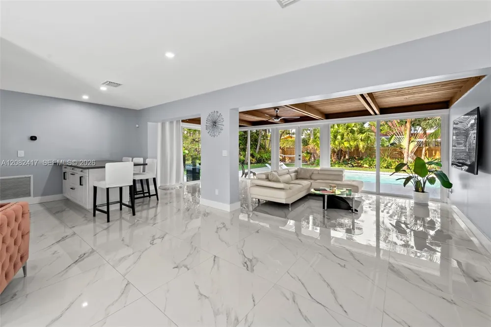1025 Washington St Hollywood, FL 33019