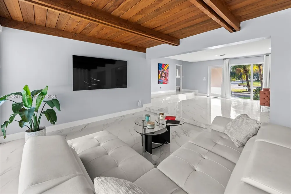 1025 Washington St Hollywood, FL 33019