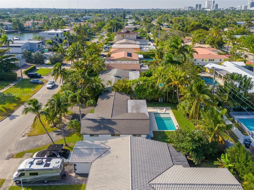 1025 Washington St Hollywood, FL 33019