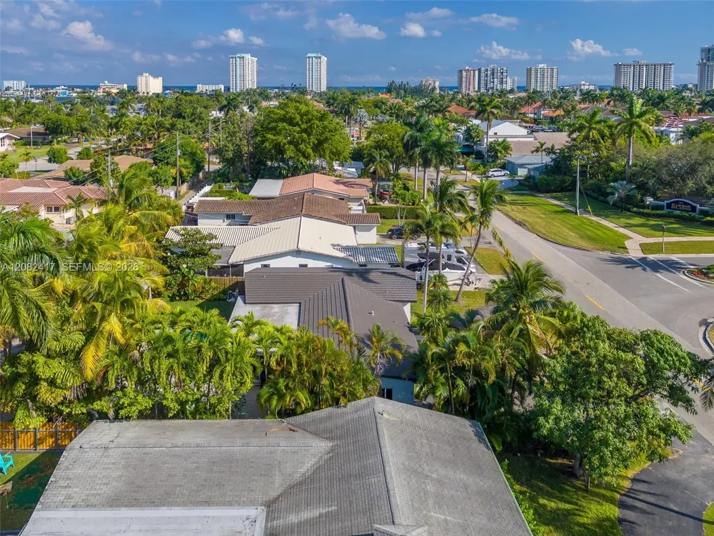 1025 Washington St Hollywood, FL 33019