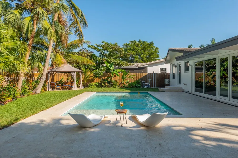 1025 Washington St Hollywood, FL 33019