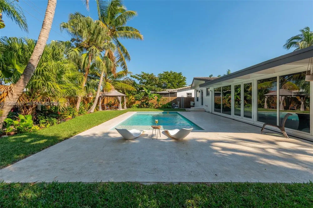 1025 Washington St Hollywood, FL 33019