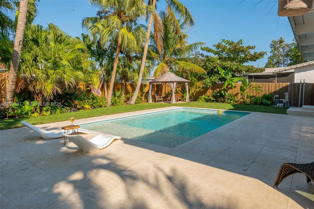 1025 Washington St Hollywood, FL 33019