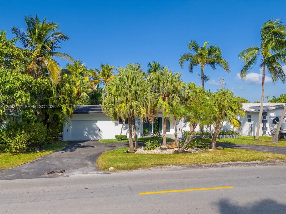 1025 Washington St Hollywood, FL 33019