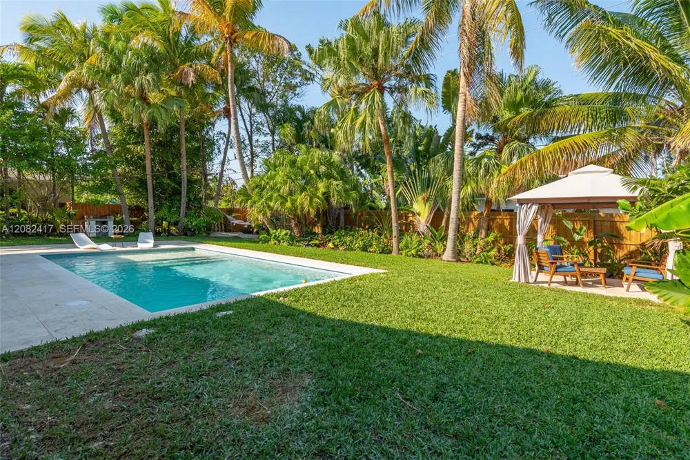 1025 Washington St Hollywood, FL 33019