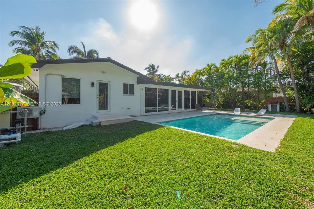 1025 Washington St Hollywood, FL 33019