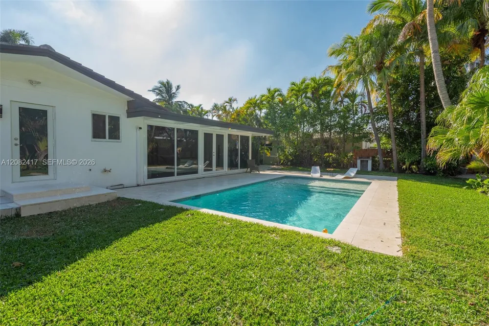 1025 Washington St Hollywood, FL 33019