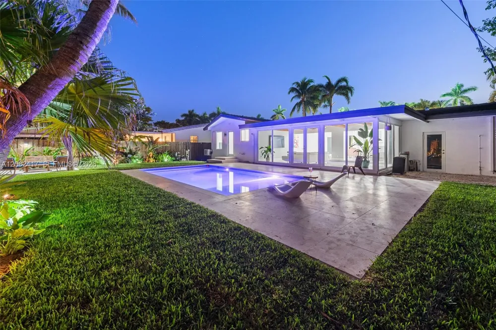 1025 Washington St Hollywood, FL 33019