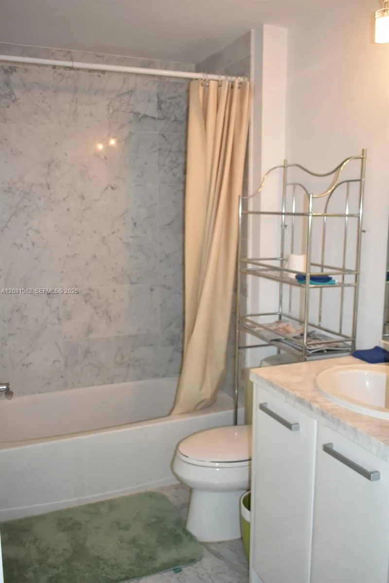 253 NE 2nd St #1402 Miami, FL 33132