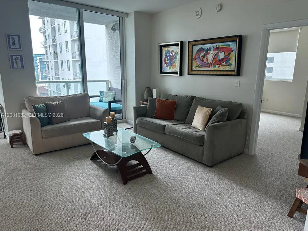 253 NE 2nd St #1402 Miami, FL 33132