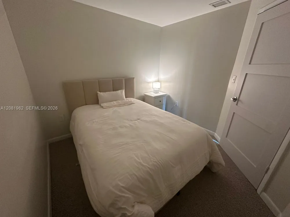 253 NE 2nd St #1402 Miami, FL 33132