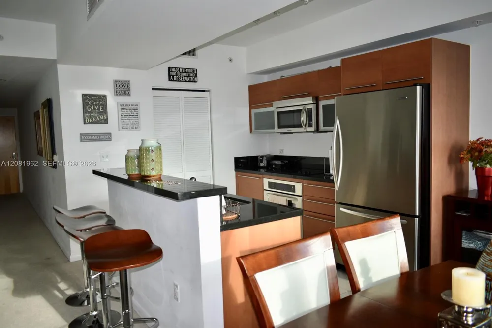 253 NE 2nd St #1402 Miami, FL 33132