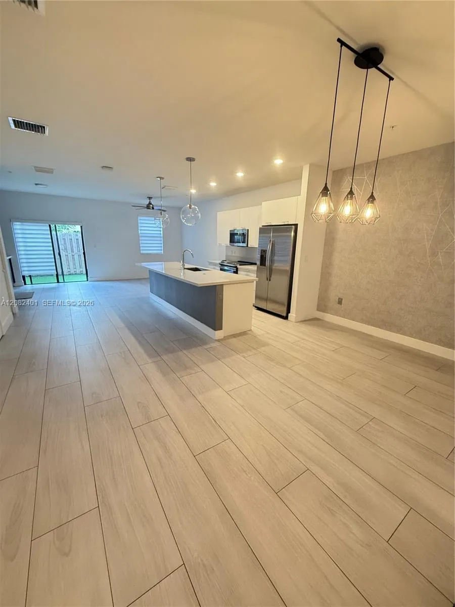 10407 NW 82nd St #4 Doral, FL 33178
