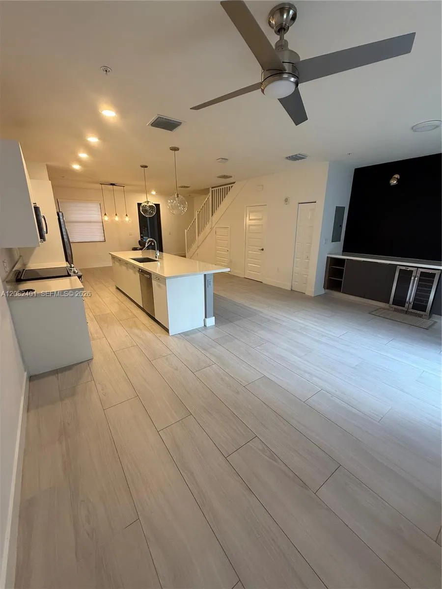 10407 NW 82nd St #4 Doral, FL 33178