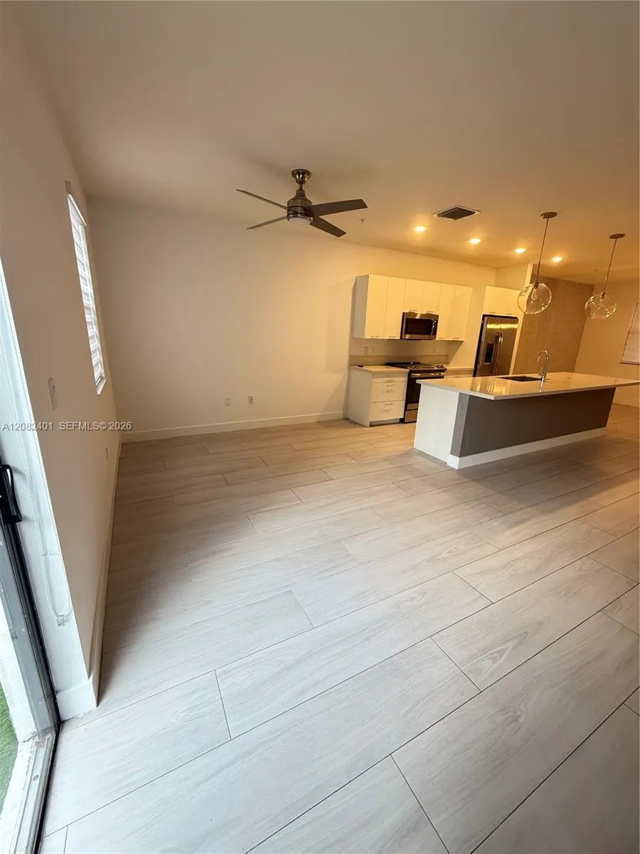 10407 NW 82nd St #4 Doral, FL 33178
