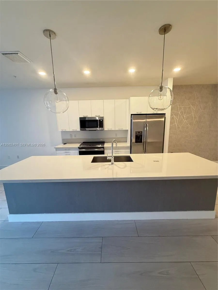 10407 NW 82nd St #4 Doral, FL 33178
