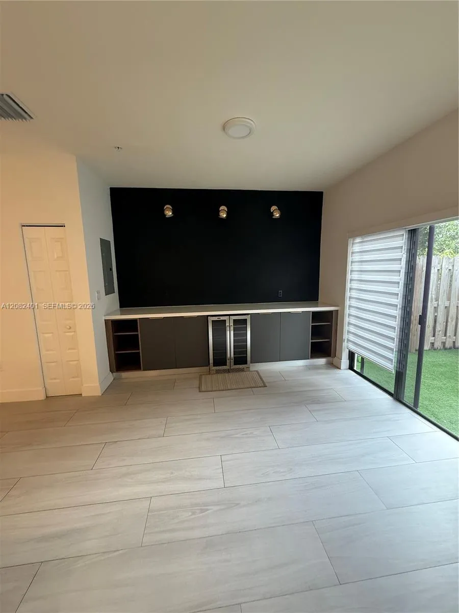 10407 NW 82nd St #4 Doral, FL 33178