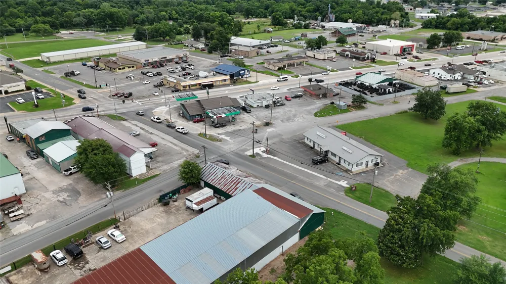 206 W 4th Street Tahlequah, OK 74464